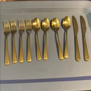 Elegant Gold Colored Cutlery Set